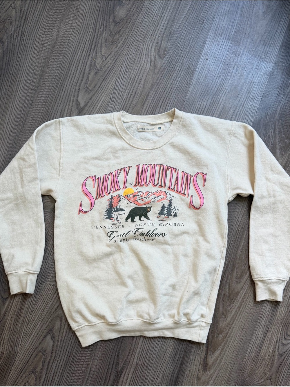 Simply Southern Cream Smoky Mountains Graphic Crewneck Sweatshirt